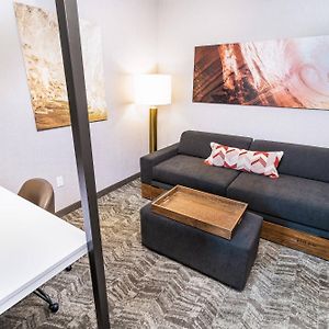 Queen Suite Mobility accessible