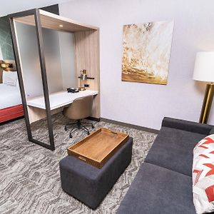 King Suite Hearing accessible
